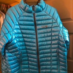 Mountain Hardware: Men’s Ghost Whisperer Jacket